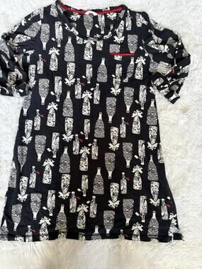 Soma Women’s M/L (see Specs) Soma Wine bottle Design Blue Sleep Shirt. Cute, Sof
